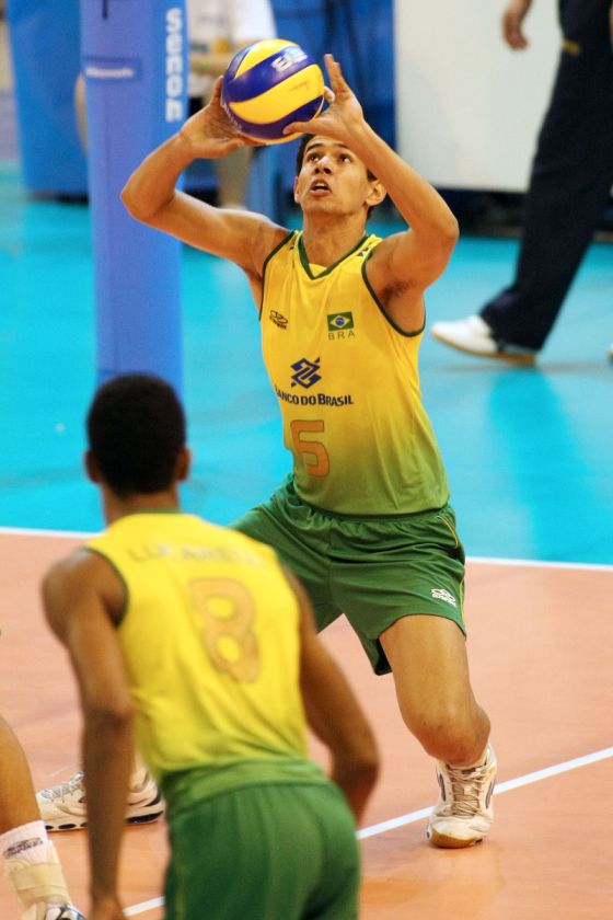 Eykman Silva playing volleyball for Brazil